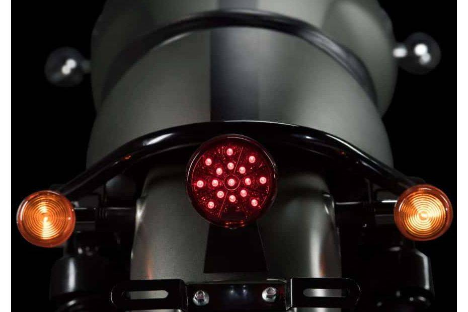 GPX Legend 150S Tail Light View GPX Legend 150S Tail Light View