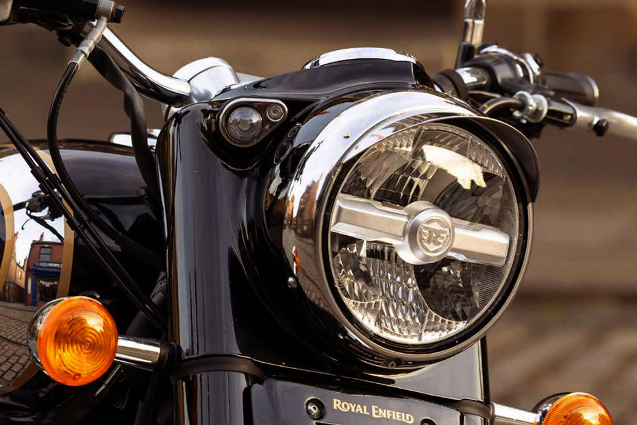 Royal Enfield Classic 650 Head Light View