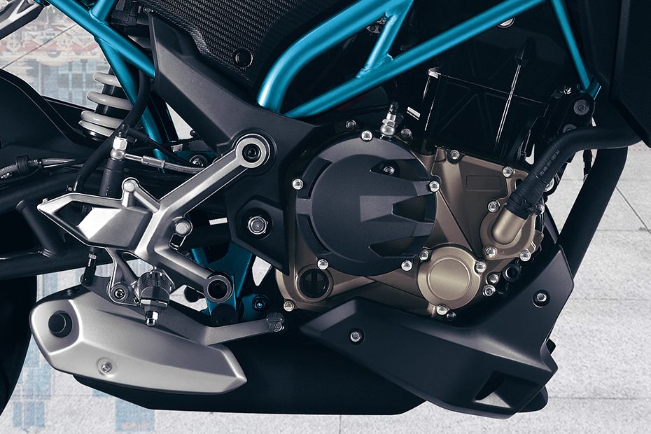 CFMoto 250 NK Engine View CFMoto 250 NK Engine View