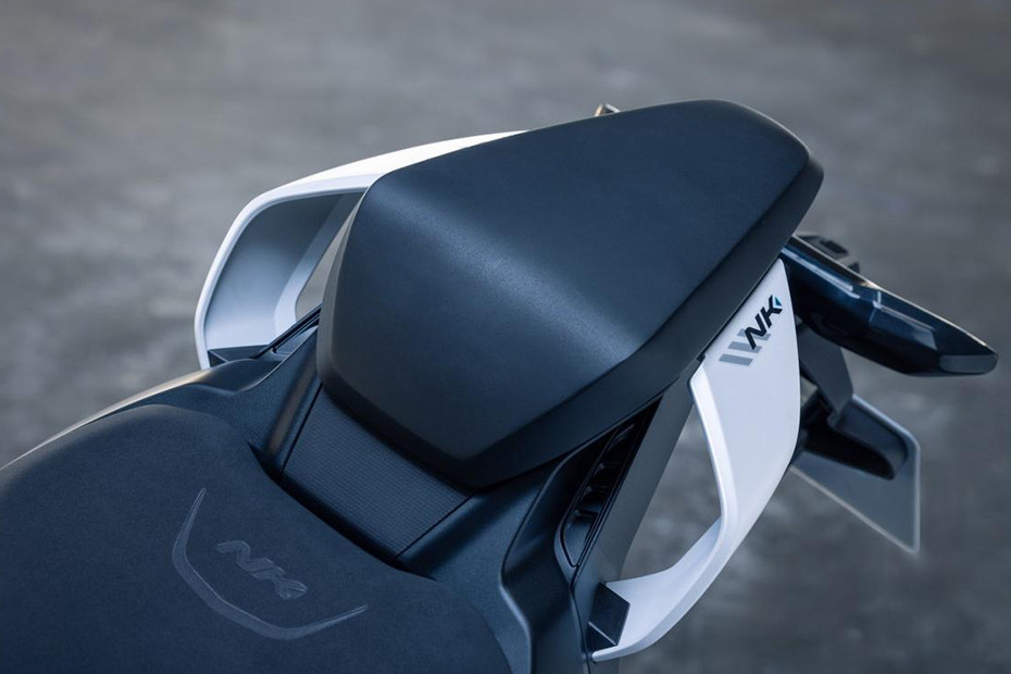 CFMoto 675NK Back Rest View
