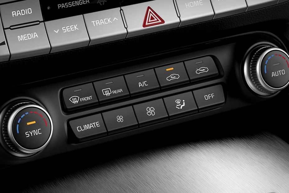 Front AC Controls of Kia Stinger