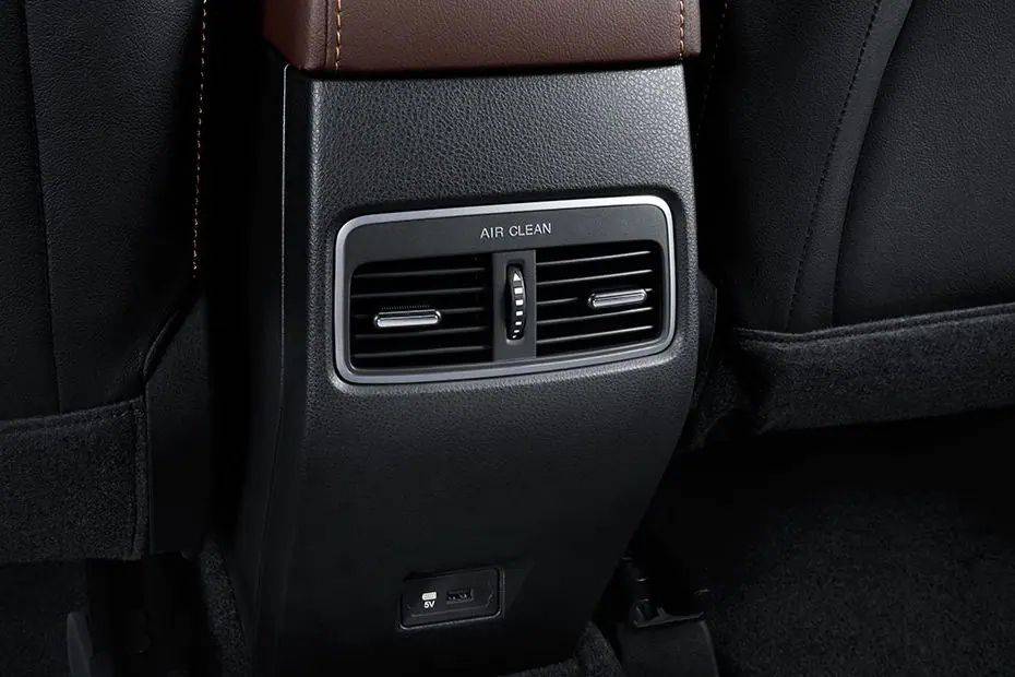 GS3 Rear AC Controls GS3 Rear AC Controls