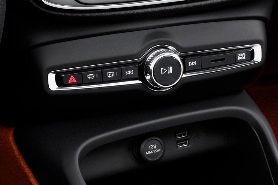 Stereo View of XC40 Stereo View of XC40