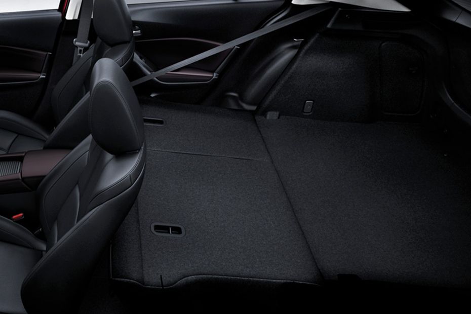 Folding Seats of Mazda 3 Hatchback (2017-2018) Folding Seats of Mazda 3 Hatchback (2017-2018)