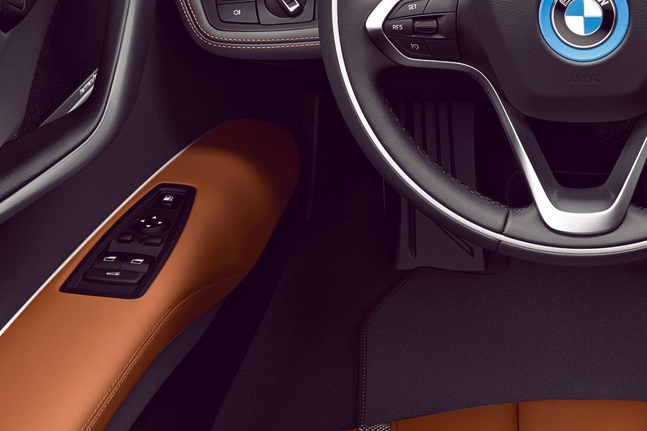 BMW i8 Drivers Side In Side Door Controls