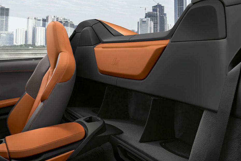 Folding Seats of BMW i8 Roadster Folding Seats of BMW i8 Roadster