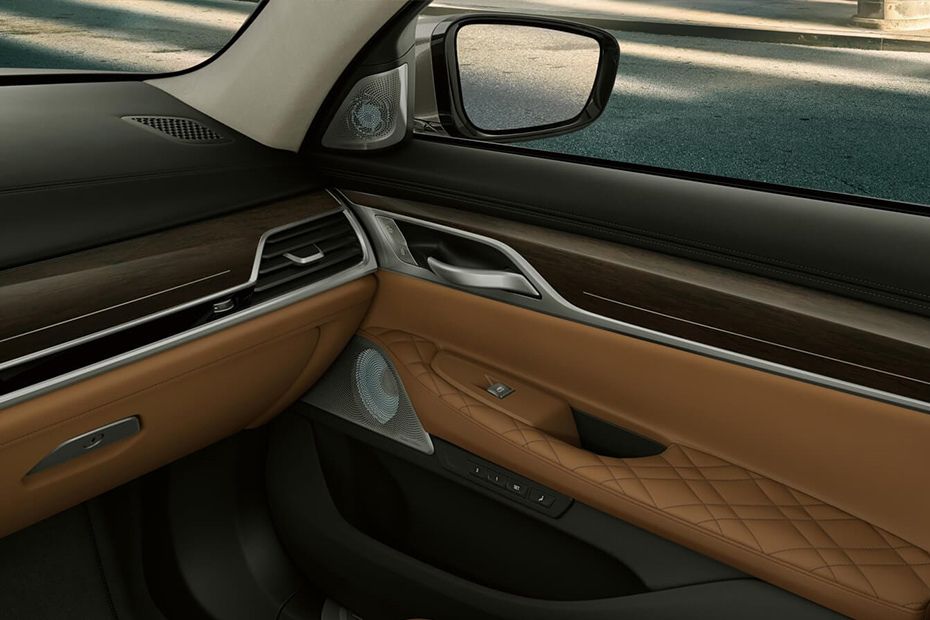 BMW 7 Series Sedan 2023 Passengers View BMW 7 Series Sedan 2023 Passengers View