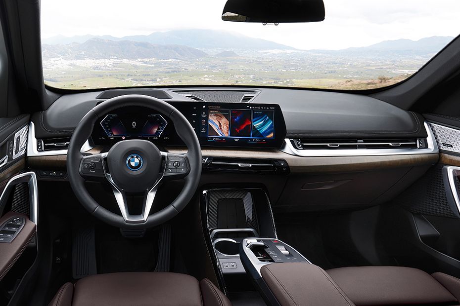 Dashboard View of iX1