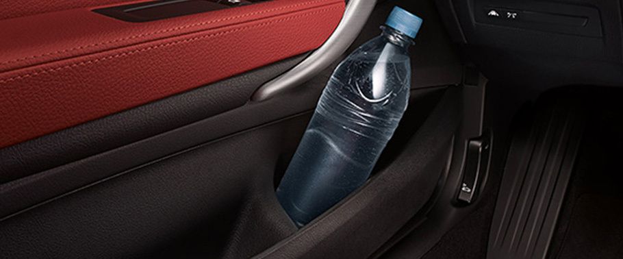 Side Bottle Holder of 2 Series Coupe