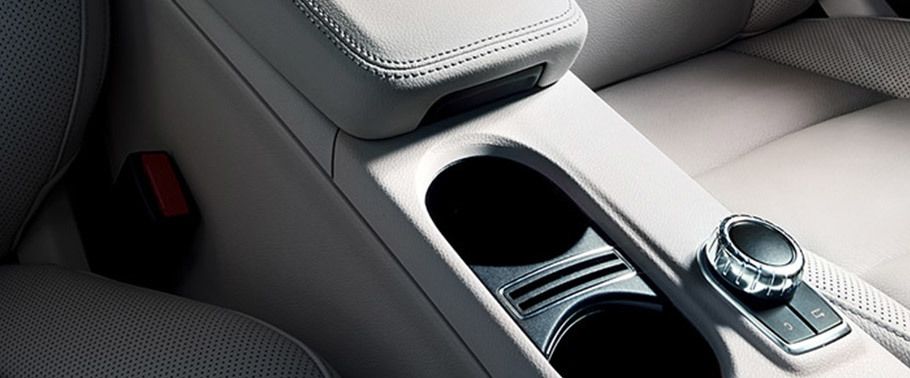 GLA-Class 2016 Cup Holders