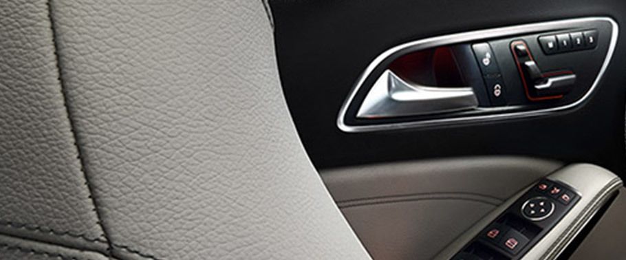 Mercedes Benz GLA-Class 2016 Drivers Side In Side Door Controls