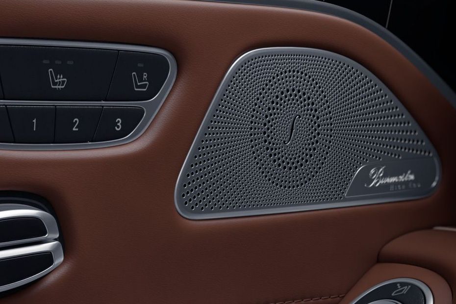 Speakers View of Mercedes Benz S-Class Cabriolet Speakers View of Mercedes Benz S-Class Cabriolet