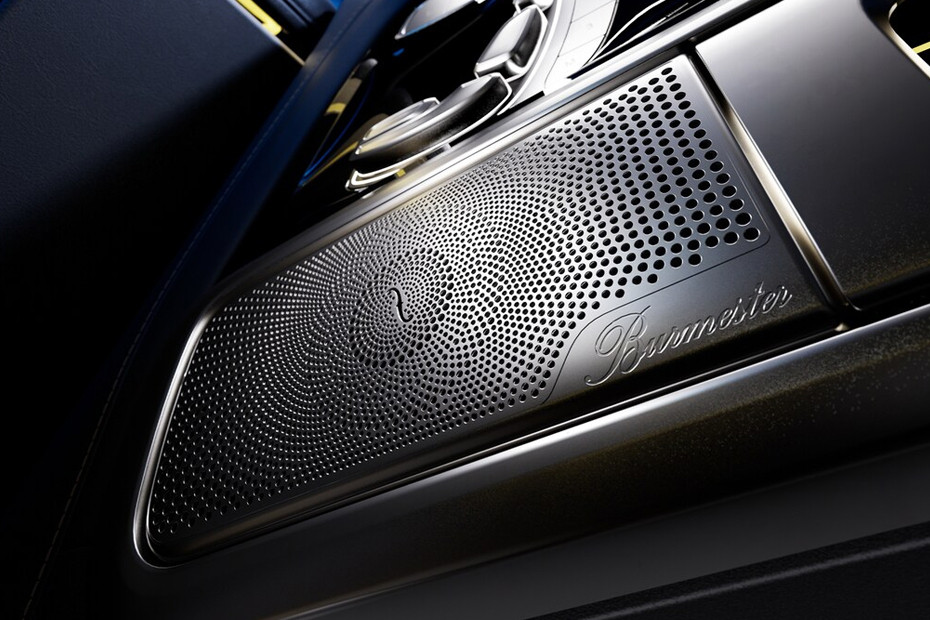 Speakers View of Mercedes Benz G-Class Electric