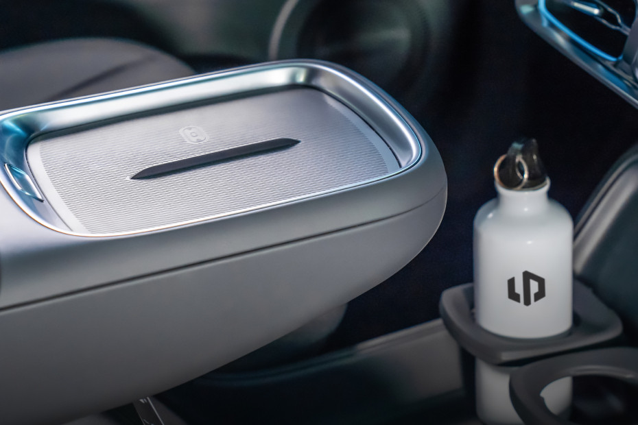 B10 Front Center Divider