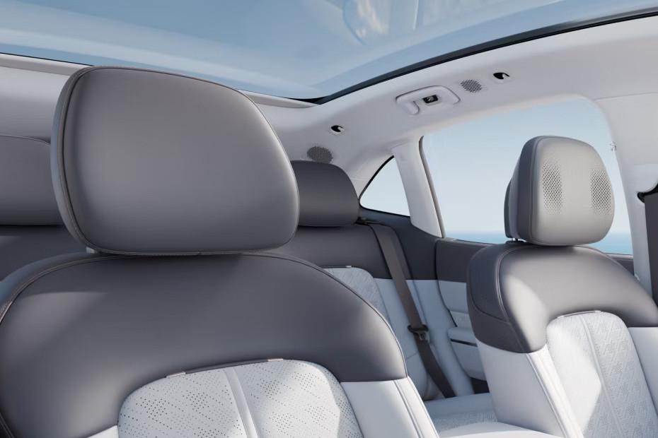 7X Front Seat Headrest 7X Front Seat Headrest