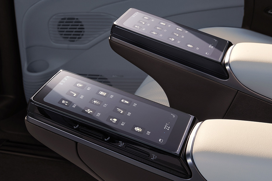 Rear Seat Entertainment of Denza D9