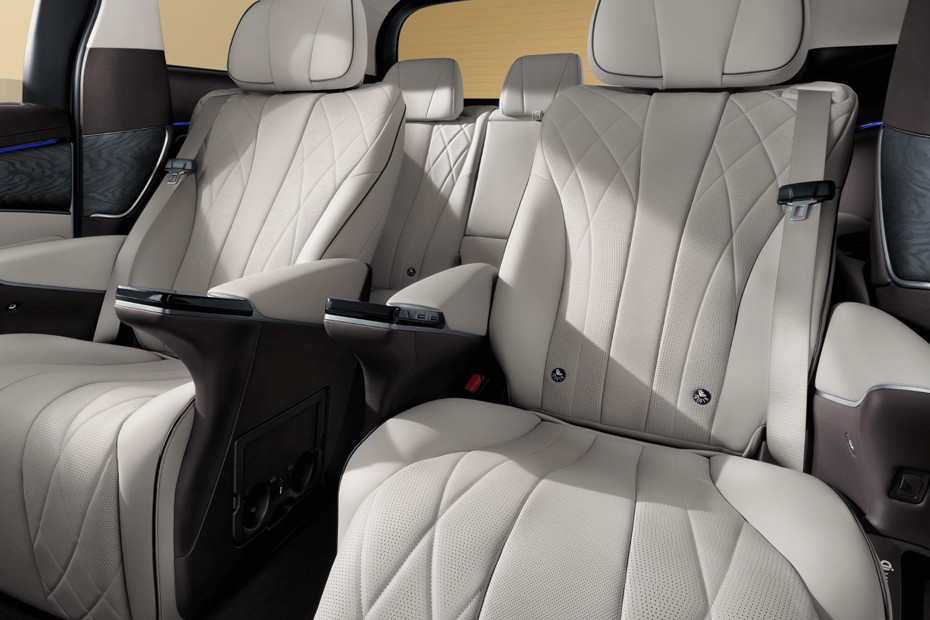 Denza D9 Rear Seats