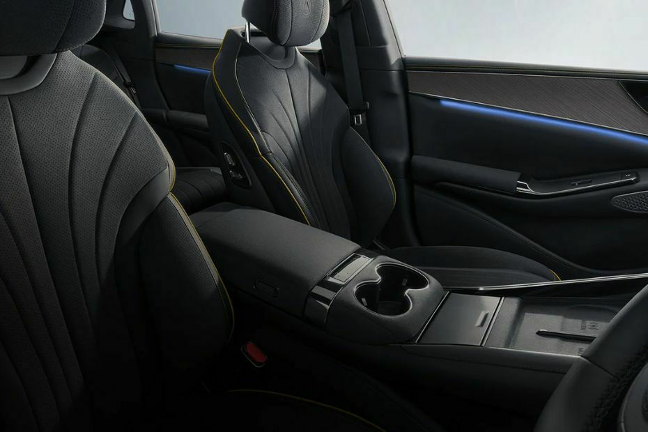 Z9 GT Front Cup Holder Z9 GT Front Cup Holder