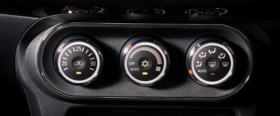 Front AC Controls of Mitsubishi Lancer
