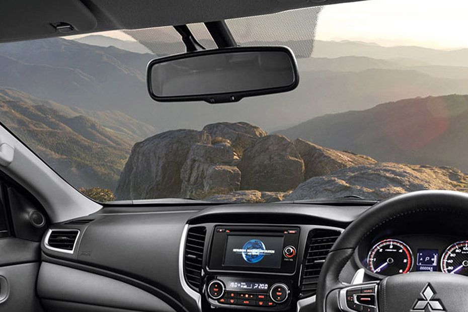 Triton (2017-2018) Courtesy Lamps