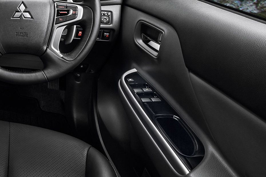 Mitsubishi Triton (2017-2018) Drivers Side In Side Door Controls
