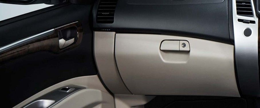 Mitsubishi Pajero Sport Glove Box Mitsubishi Pajero Sport Glove Box