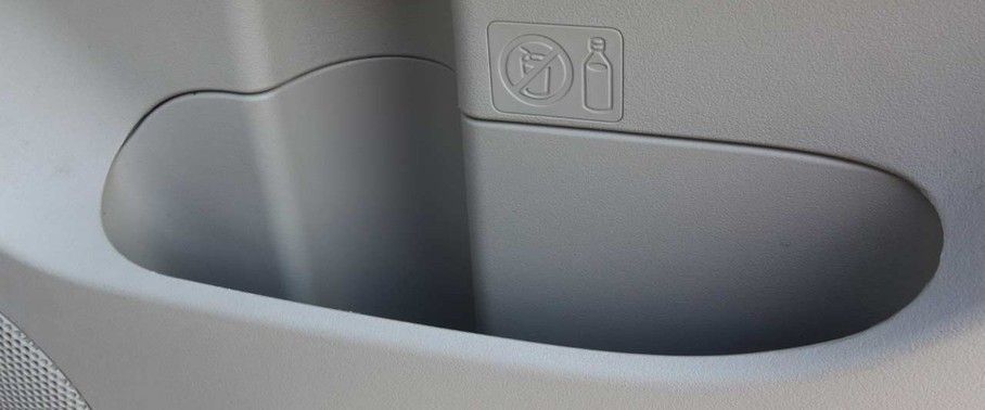 Side Bottle Holder of Pajero Sport Side Bottle Holder of Pajero Sport