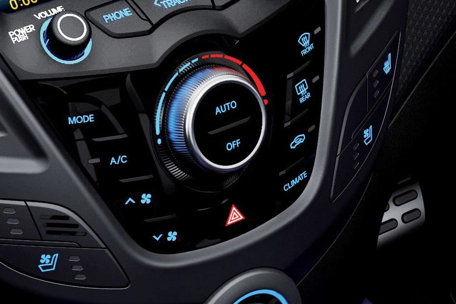 Front AC Controls of Hyundai Veloster Turbo