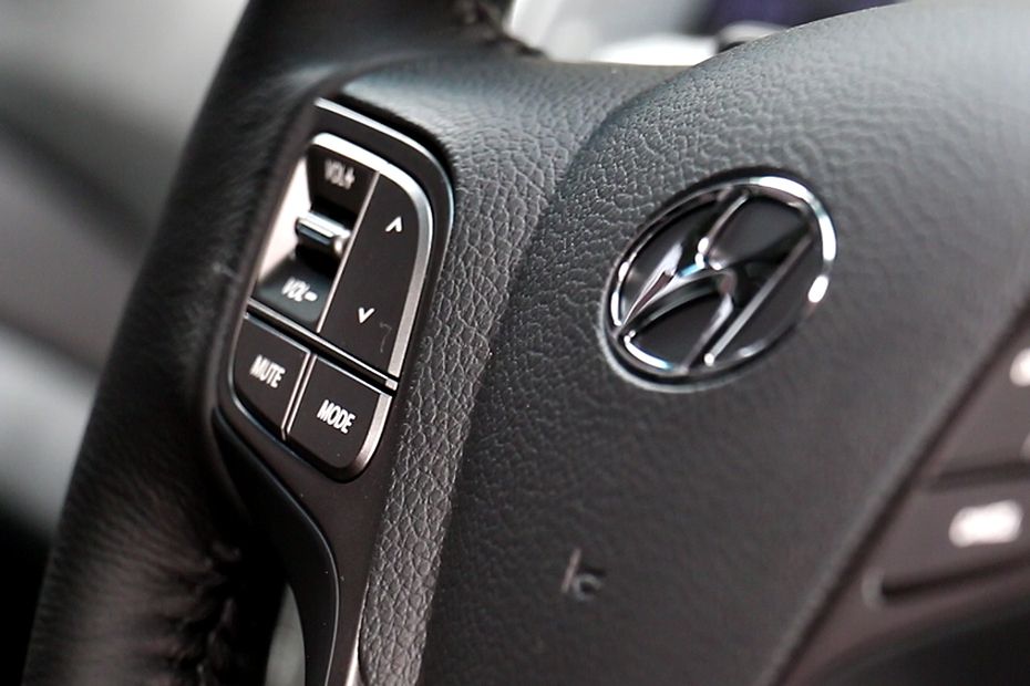 Hyundai Santa Fe (2013-2018) Multi Function Steering Hyundai Santa Fe (2013-2018) Multi Function Steering