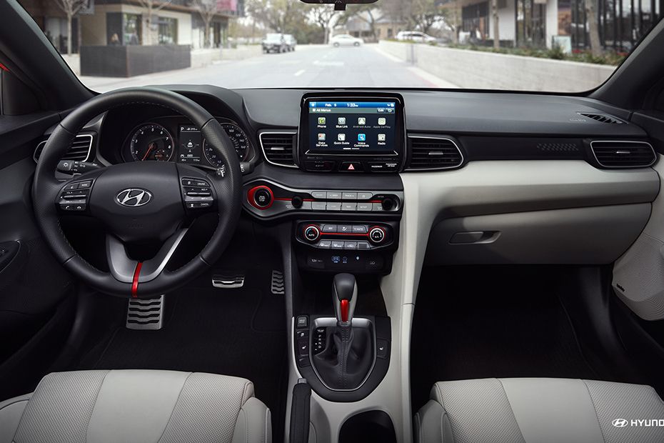 Dashboard View of Veloster 2019