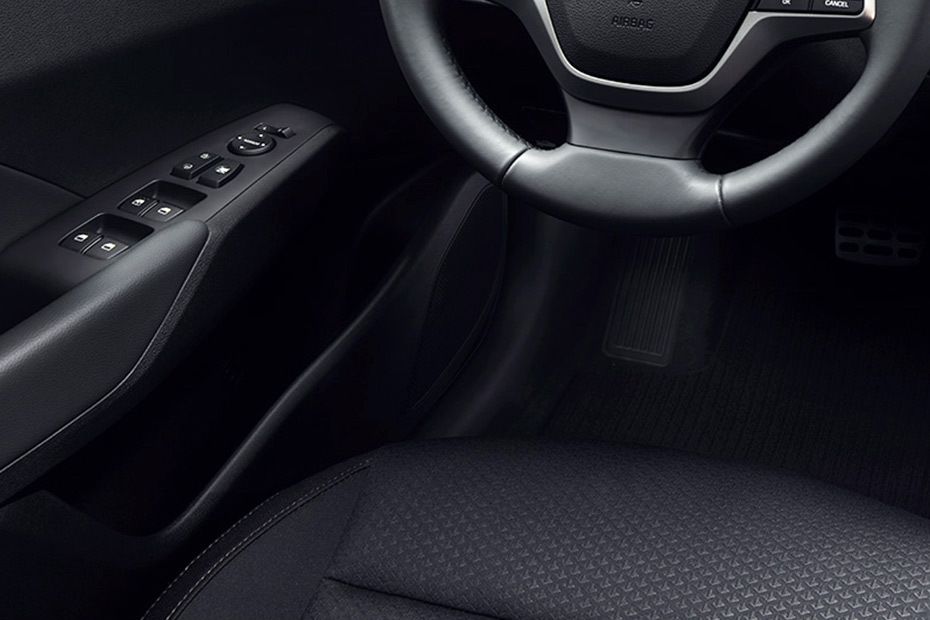 Hyundai Accent Drivers Side In Side Door Controls