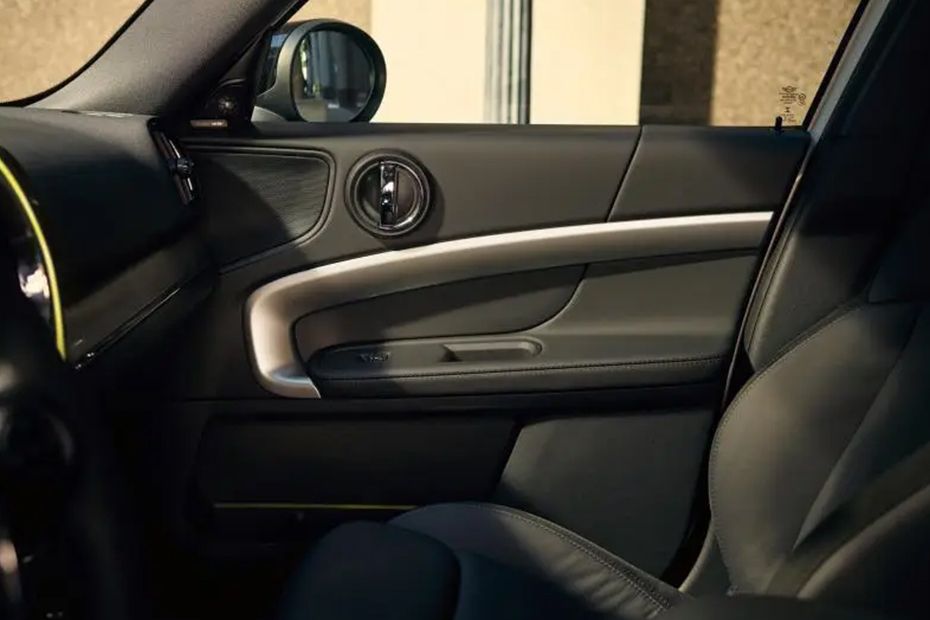 door handle interior of MINI Countryman SE