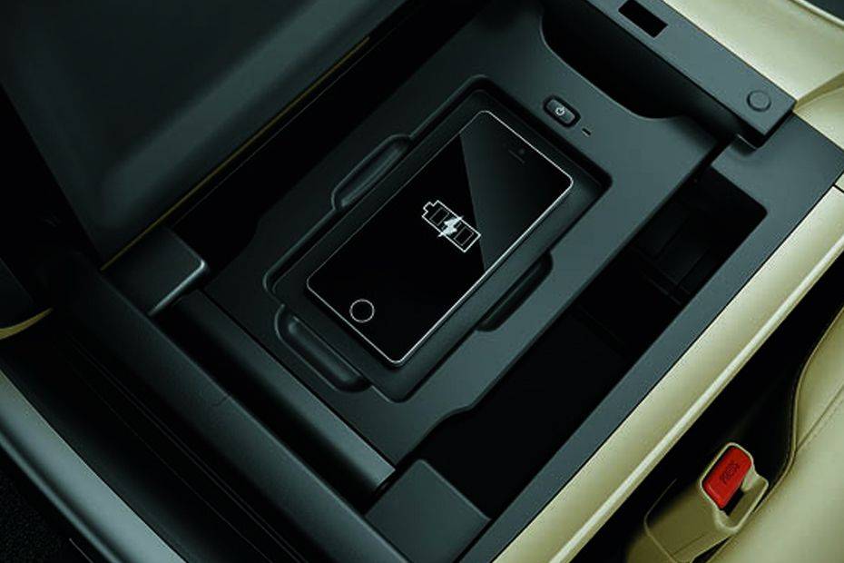 Power Accessories Outlet View of Toyota Vellfire Power Accessories Outlet View of Toyota Vellfire