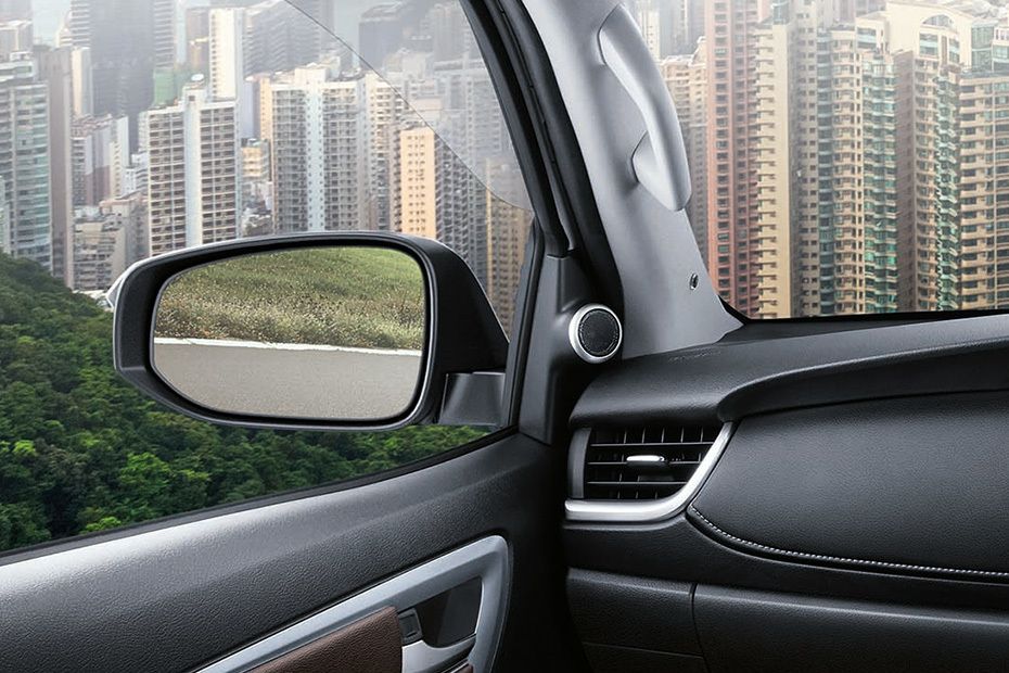Toyota Fortuner Passengers View Toyota Fortuner Passengers View