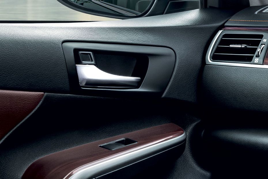 door handle interior of Toyota Camry (2016-2018)