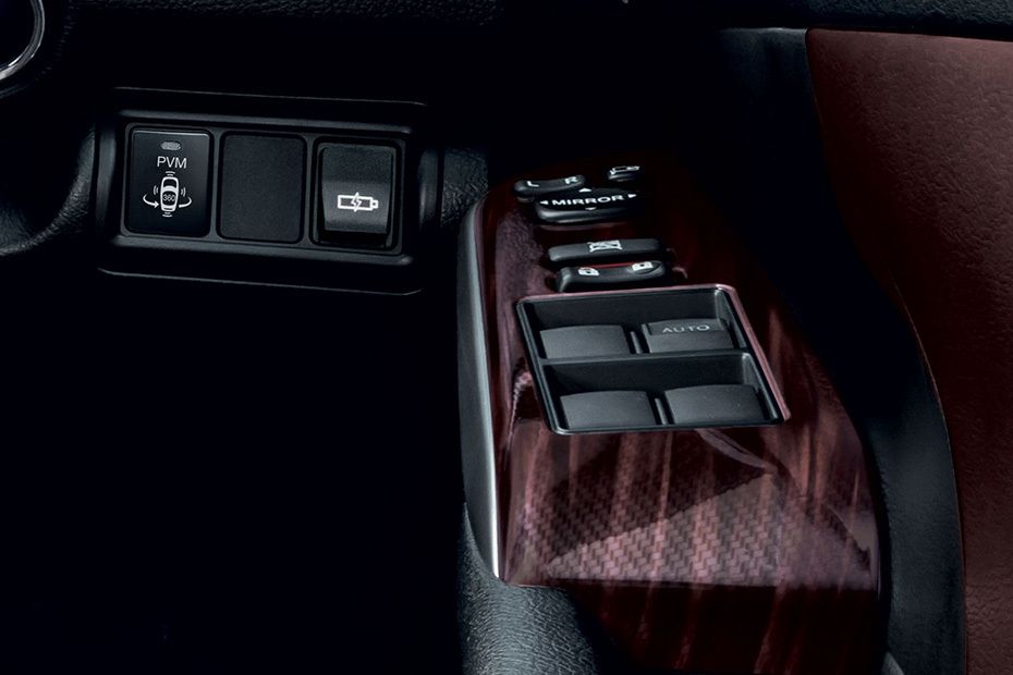 Toyota Camry (2016-2018) Drivers Side In Side Door Controls