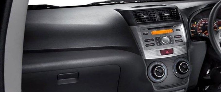 Stereo View of Avanza (2010-2015) Stereo View of Avanza (2010-2015)