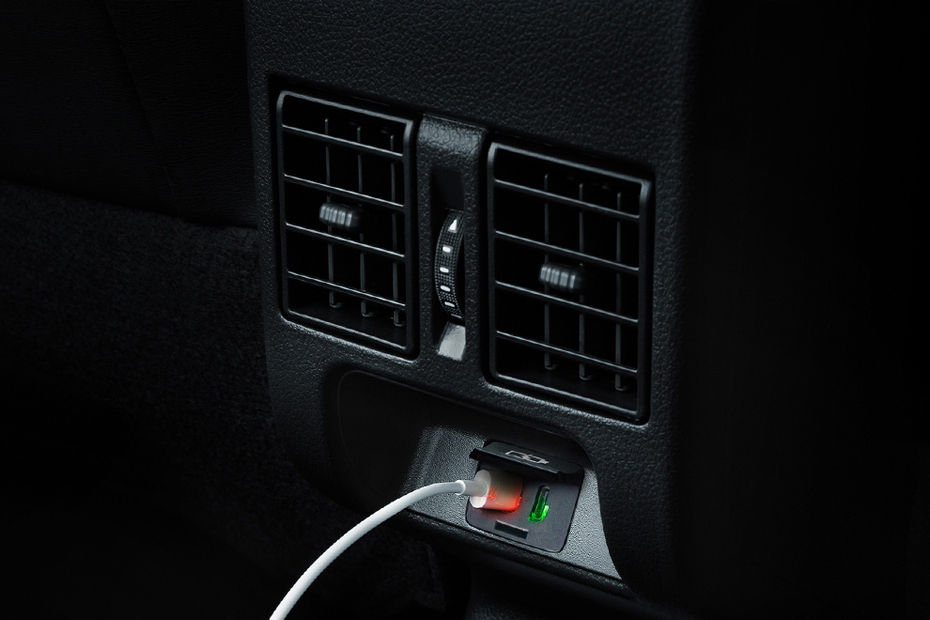 Vios HEV GR Sport Rear AC Controls