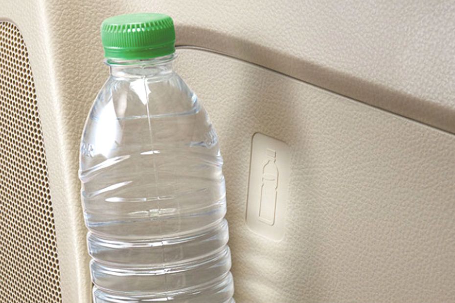 Side Bottle Holder of Ertiga (2016-2018) Side Bottle Holder of Ertiga (2016-2018)