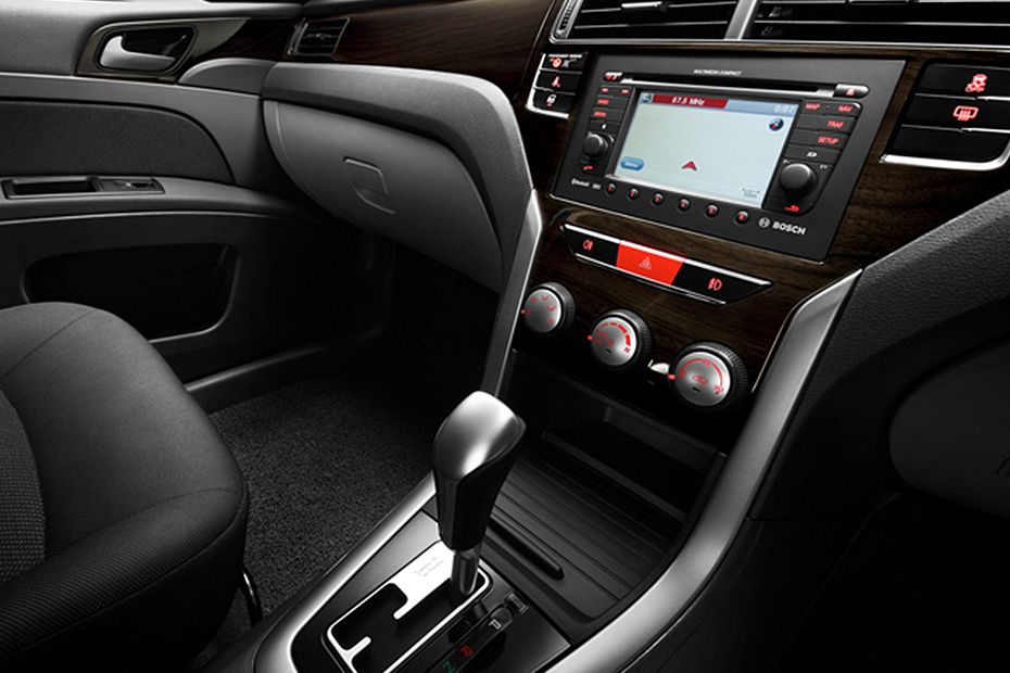 Preve (2012-2018) Center Console