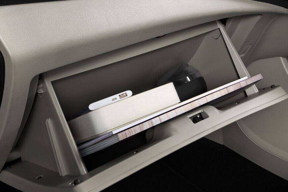 Proton Persona (2016-2018) Glove Box Open Proton Persona (2016-2018) Glove Box Open