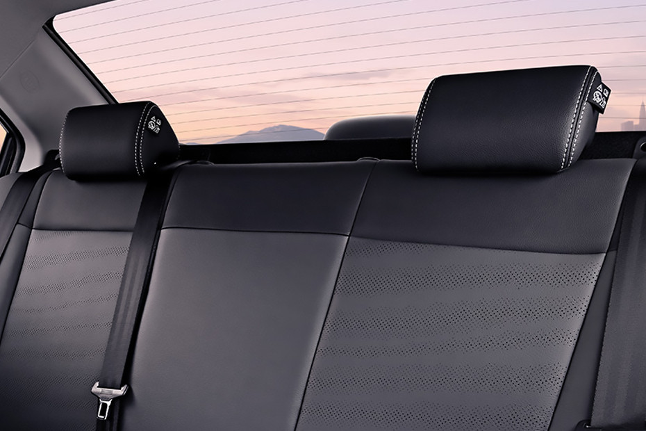 Saga Rear Seat Head rest