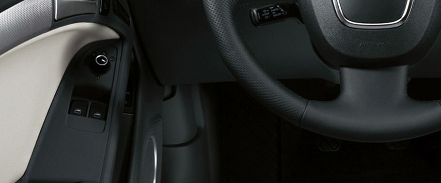 Audi A5 Coupe Drivers Side In Side Door Controls