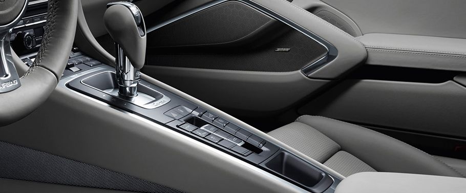 Center Controls of Porsche 911 Targa 4 Center Controls of Porsche 911 Targa 4