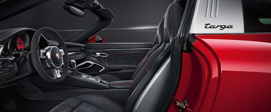 911 Targa 4 GTS Front Seats