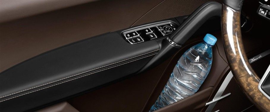 Side Bottle Holder of Cayenne Diesel Side Bottle Holder of Cayenne Diesel