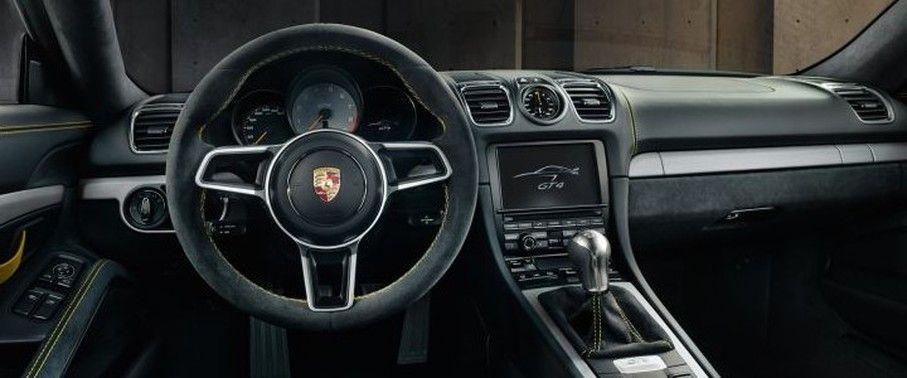 Dashboard View of Cayman GT4