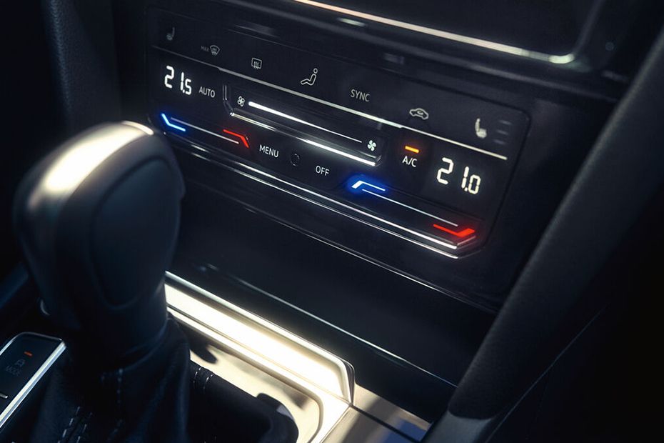 Front AC Controls of Volkswagen Passat R-Line