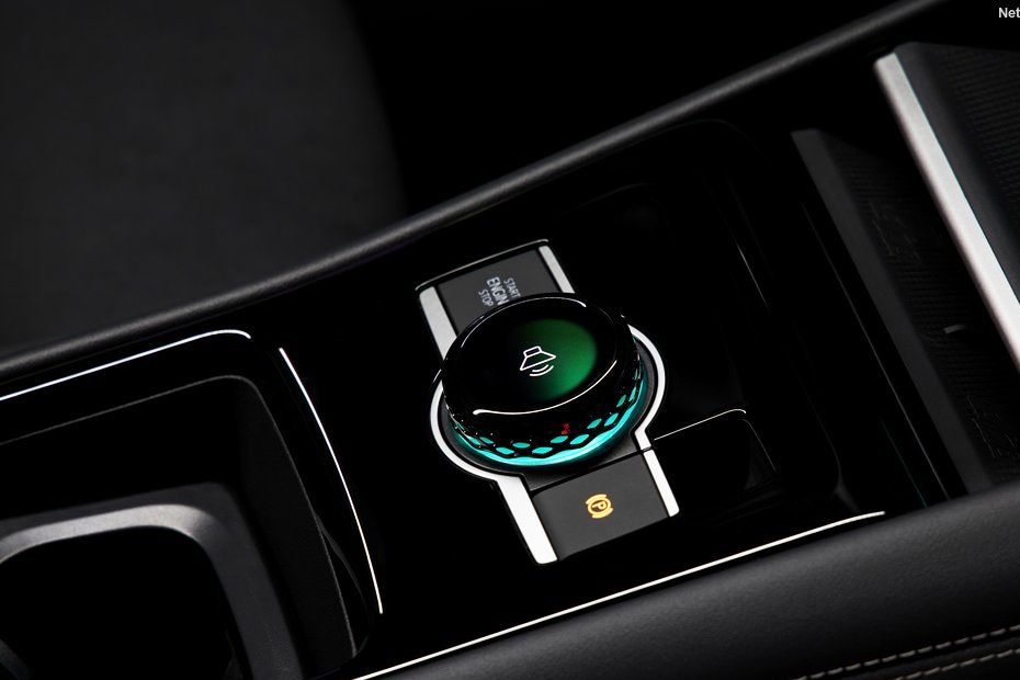 Center Controls of Volkswagen Tiguan 2024