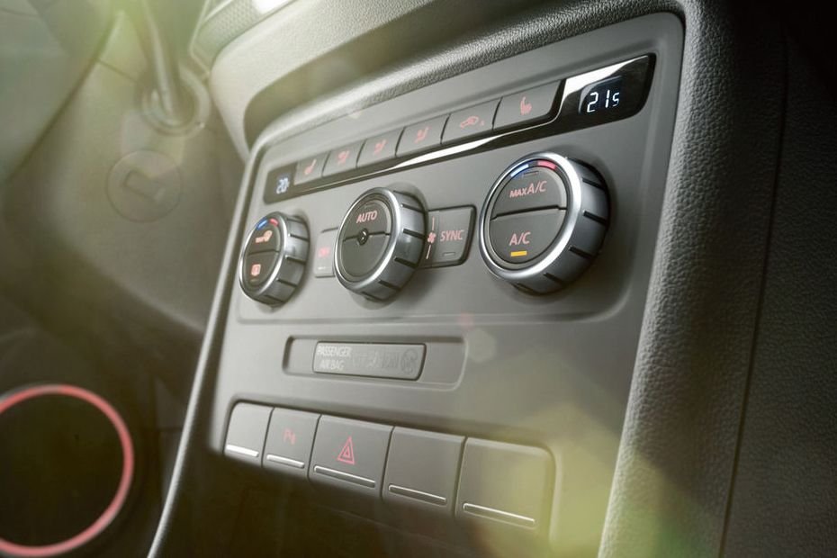 Front AC Controls of Volkswagen Beetle